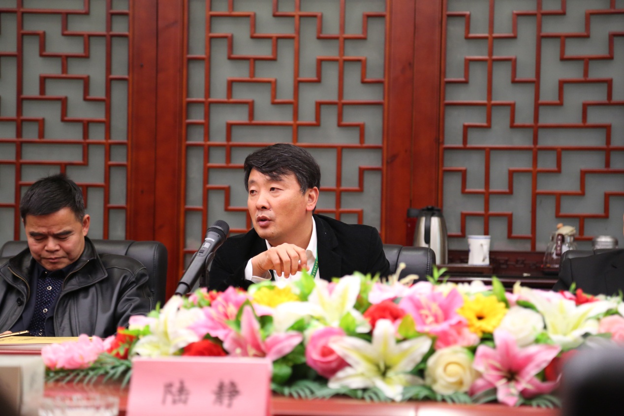 無錫市食品藥品監督管理局領導來李良濟參觀考察(圖5) 無錫市食品藥品監督管理局領導來李良濟參觀考察(圖5)