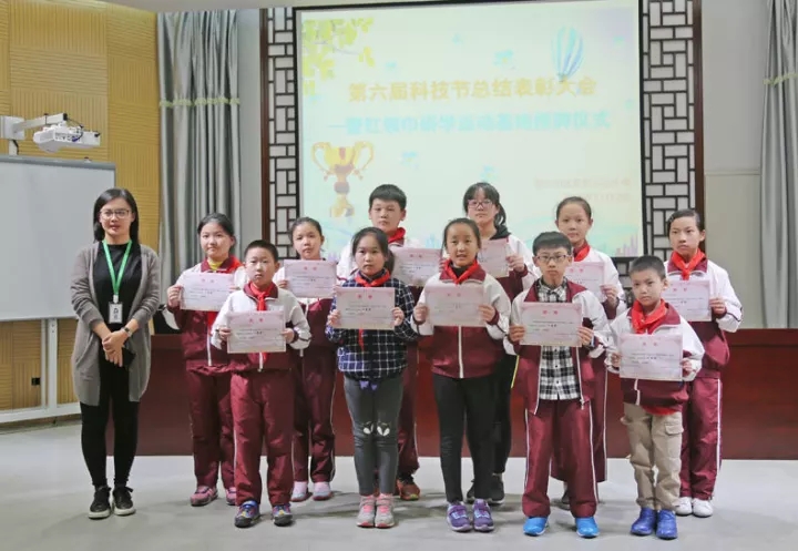 李良濟健康講座校園行活動暨李良濟中醫藥文化輔導教育基地授牌儀(圖4) 李良濟健康講座校園行活動暨李良濟中醫藥文化輔導教育基地授牌儀(圖4)