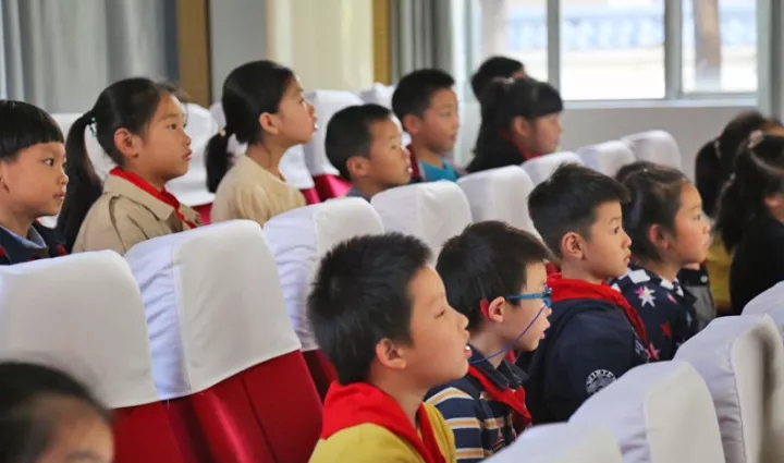 李良濟健康講座校園行活動暨李良濟中醫藥文化輔導教育基地授牌儀(圖7) 李良濟健康講座校園行活動暨李良濟中醫藥文化輔導教育基地授牌儀(圖7)