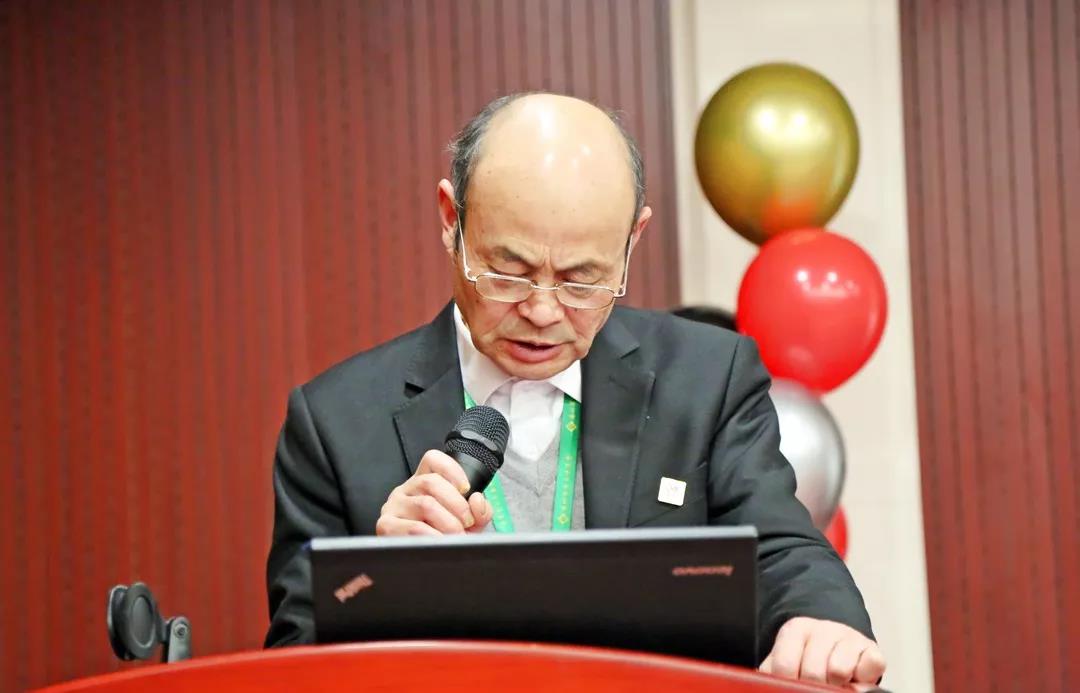 總結沉淀,不忘初心,李良濟集團2018年度總結大會隆重(圖7) 總結沉淀,不忘初心,李良濟集團2018年度總結大會隆重(圖7)