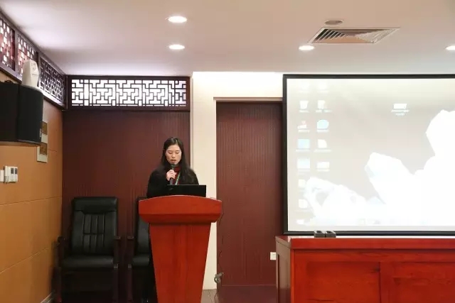 江蘇省中醫(yī)藥學(xué)會(huì)百余位專家老師參觀訪問(wèn)李良濟(jì)(圖3) 江蘇省中醫(yī)藥學(xué)會(huì)百余位專家老師參觀訪問(wèn)李良濟(jì)(圖3)