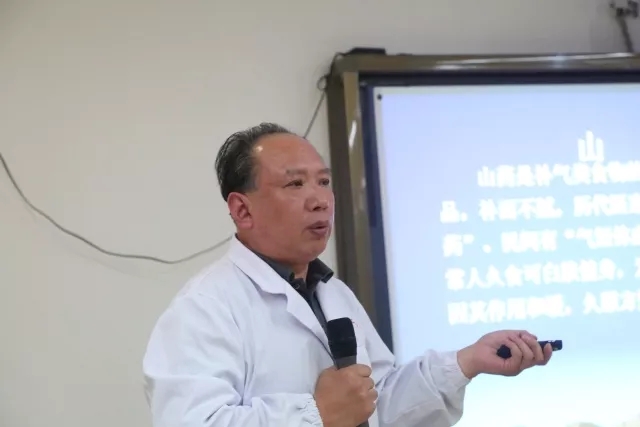 當(dāng)李良濟走進校園—共同傳承中醫(yī)藥文化未來(圖6) 當(dāng)李良濟走進校園—共同傳承中醫(yī)藥文化未來(圖6)