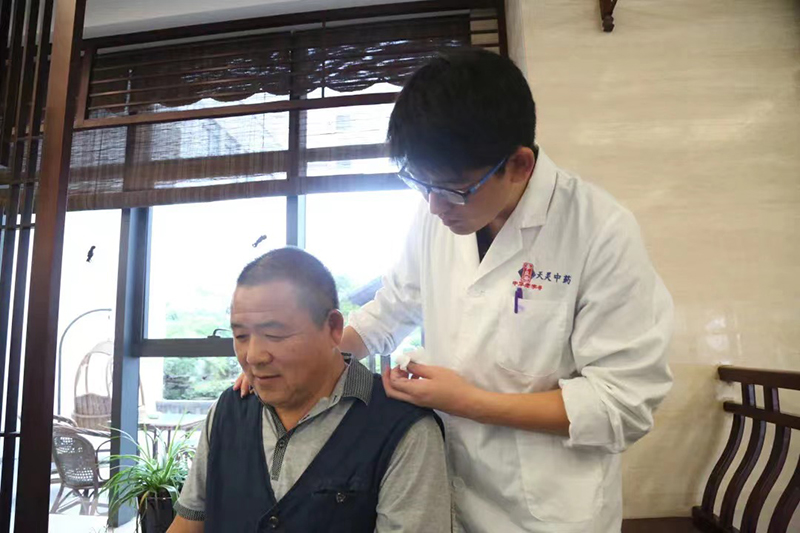 好消息!本周起,中醫專家張國慶、白學武、李蘇將在月光碼頭店坐診!(圖2) 好消息!本周起,中醫專家張國慶、白學武、李蘇將在月光碼頭店坐診!(圖2)