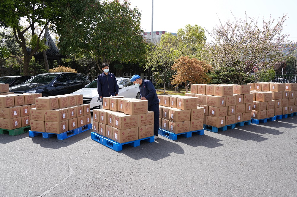 10萬帖!李良濟連夜熬制防疫方馳援上海,溫暖守“滬”!(圖11) 10萬帖!李良濟連夜熬制防疫方馳援上海,溫暖守“滬”!(圖11)