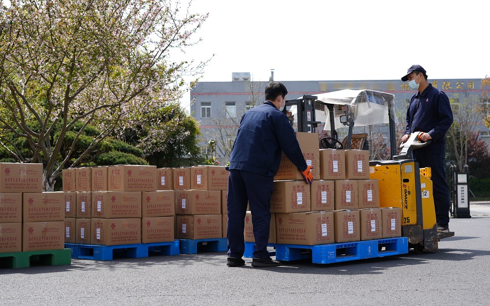 10萬帖!李良濟連夜熬制防疫方馳援上海,溫暖守“滬”!(圖10) 10萬帖!李良濟連夜熬制防疫方馳援上海,溫暖守“滬”!(圖10)